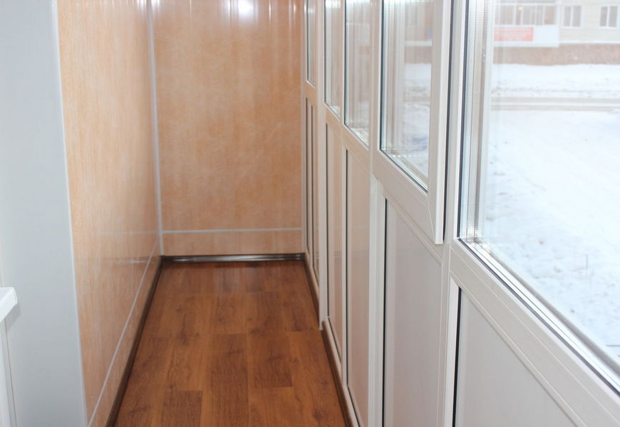 Тёплая лоджия ПВХ, остекление от пола до потолка, двухкамерный стеклопакет, отделка пластиковыми панелями